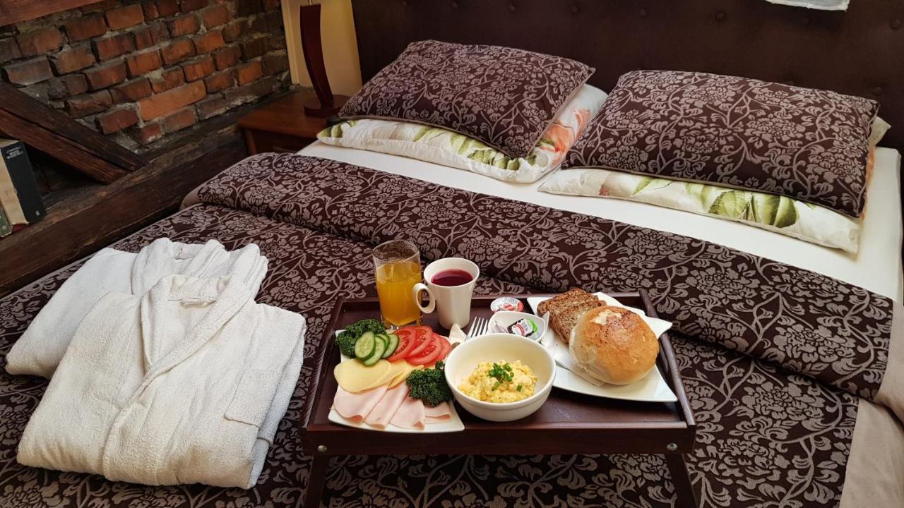 Midas Strzyżów Buitenkant foto